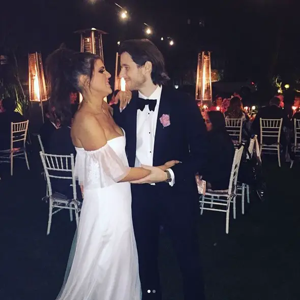 Actress Molly Tarlov is Now Married to her Longtime Boyfriend Alexander Actress Molly Tarlov is Now Married to her Longtime Boyfriend Alexander